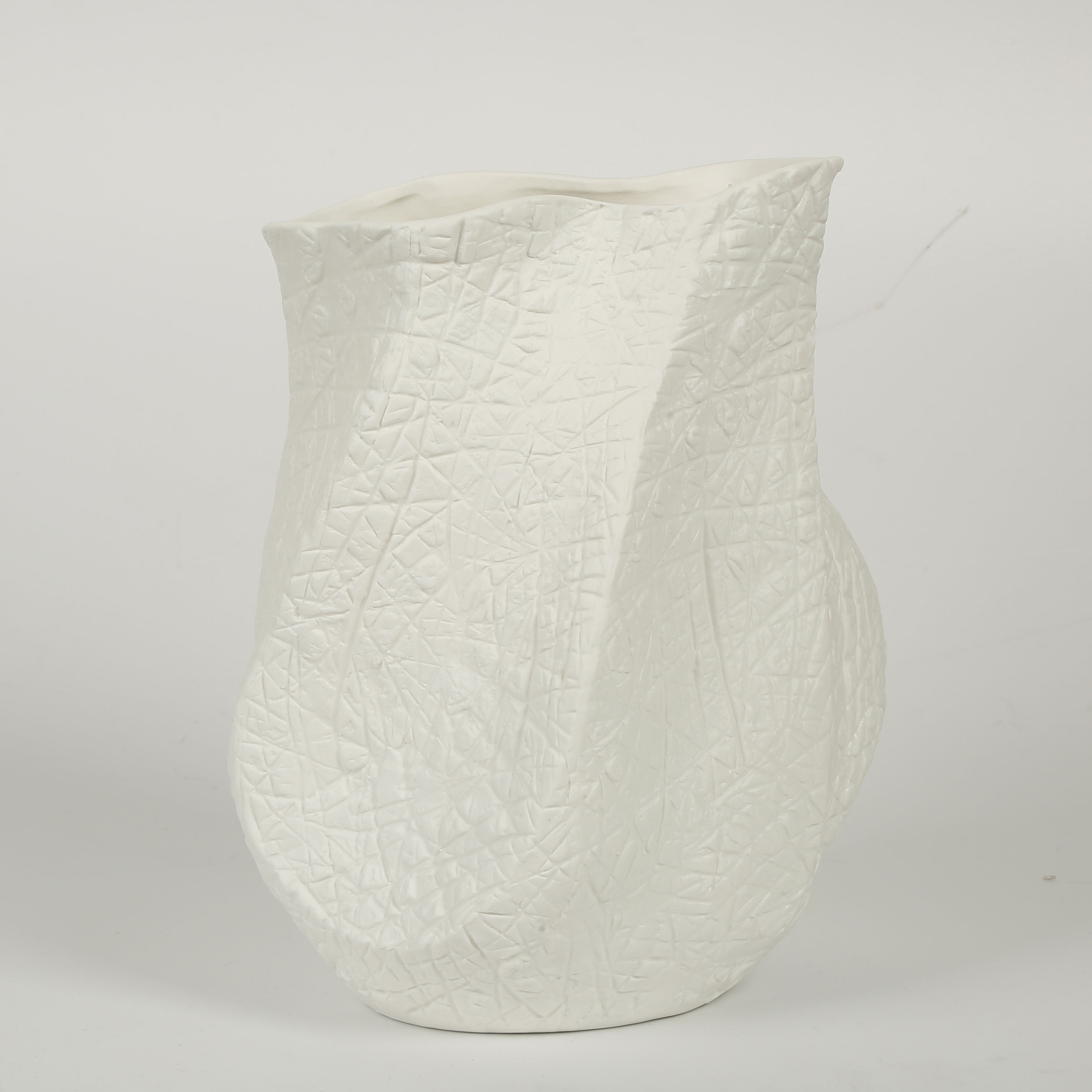 Beyaz  Deri Baskılı Vazo  AK.JM00024